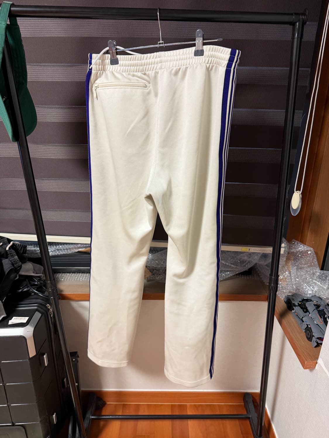 니들스 트랙팬츠 m 네로우핏 상품이미지2