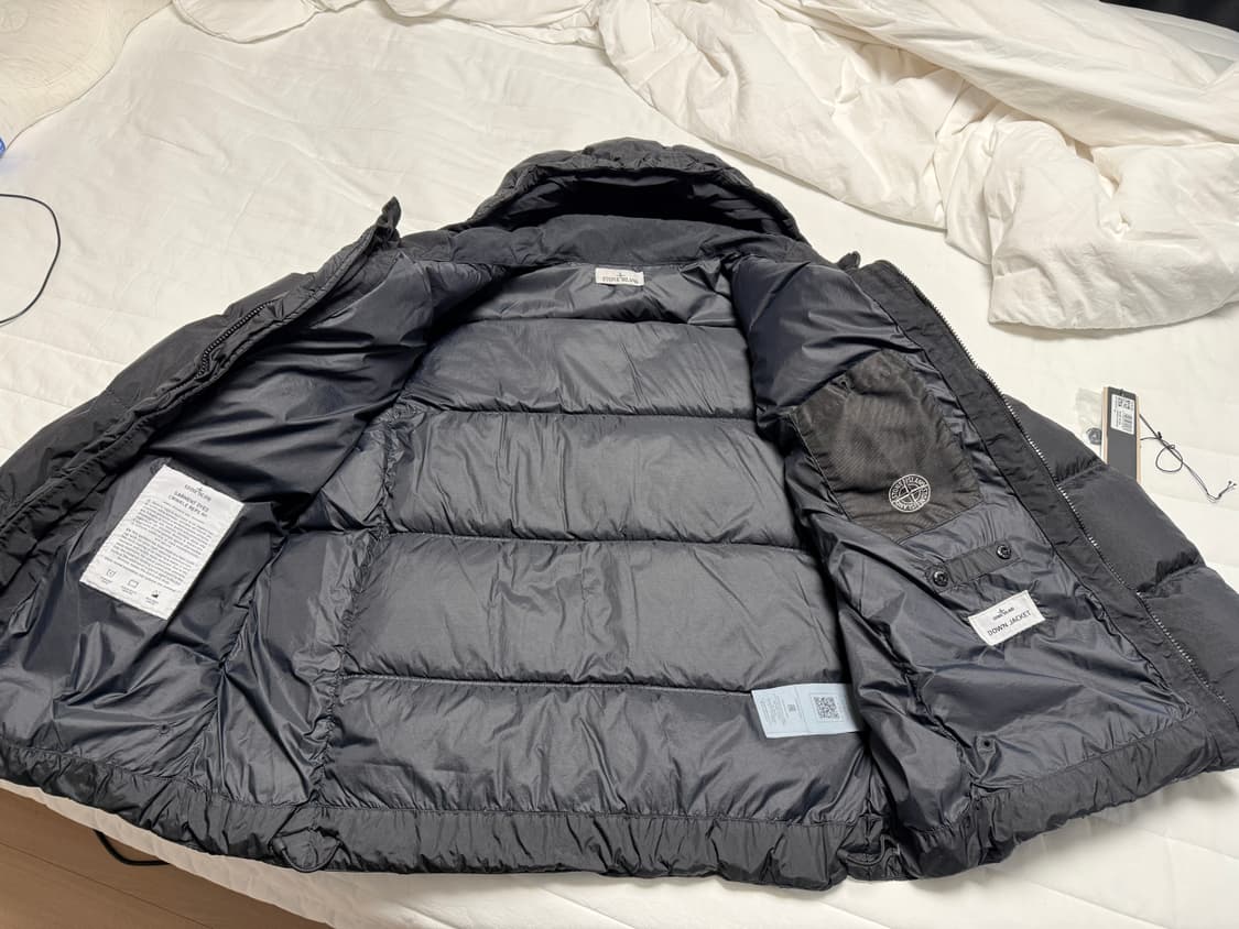 25FW 스톤아일랜드 크링클랩스 패딩 블랙 L사이즈 상품이미지4