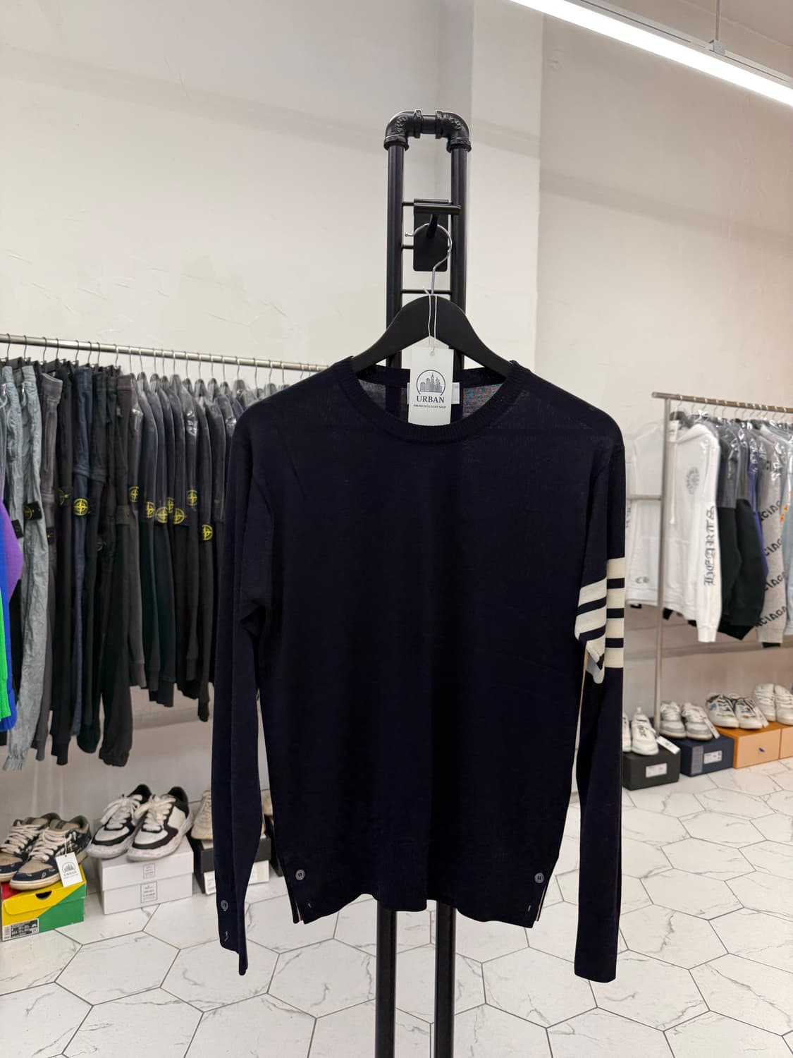 [2] 톰브라운 사선완장 메리노 울 니트 상품이미지1