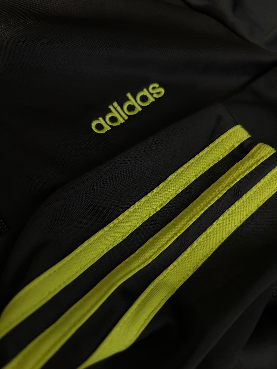 ✨아디다스 네온 형광 빅로고 블랙 트랙탑 져지✨ 상품이미지3