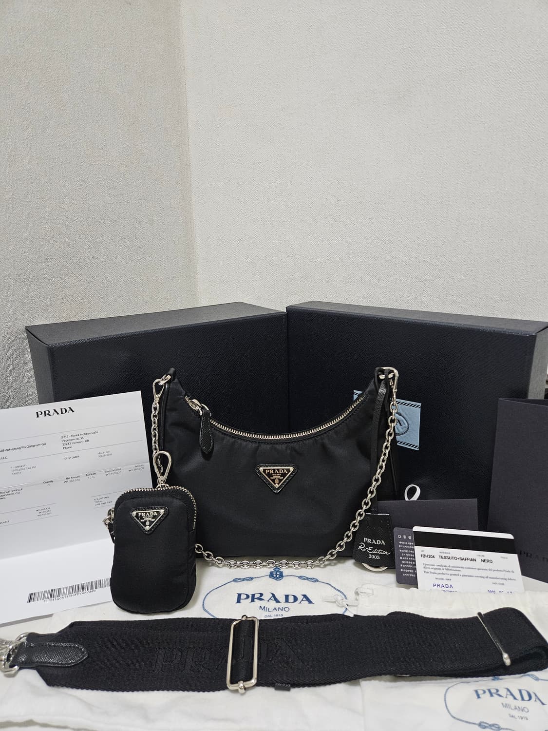 [새상품급, 신형] 프라다 리나일론 테수토 은장 체인 호보백  상품이미지1