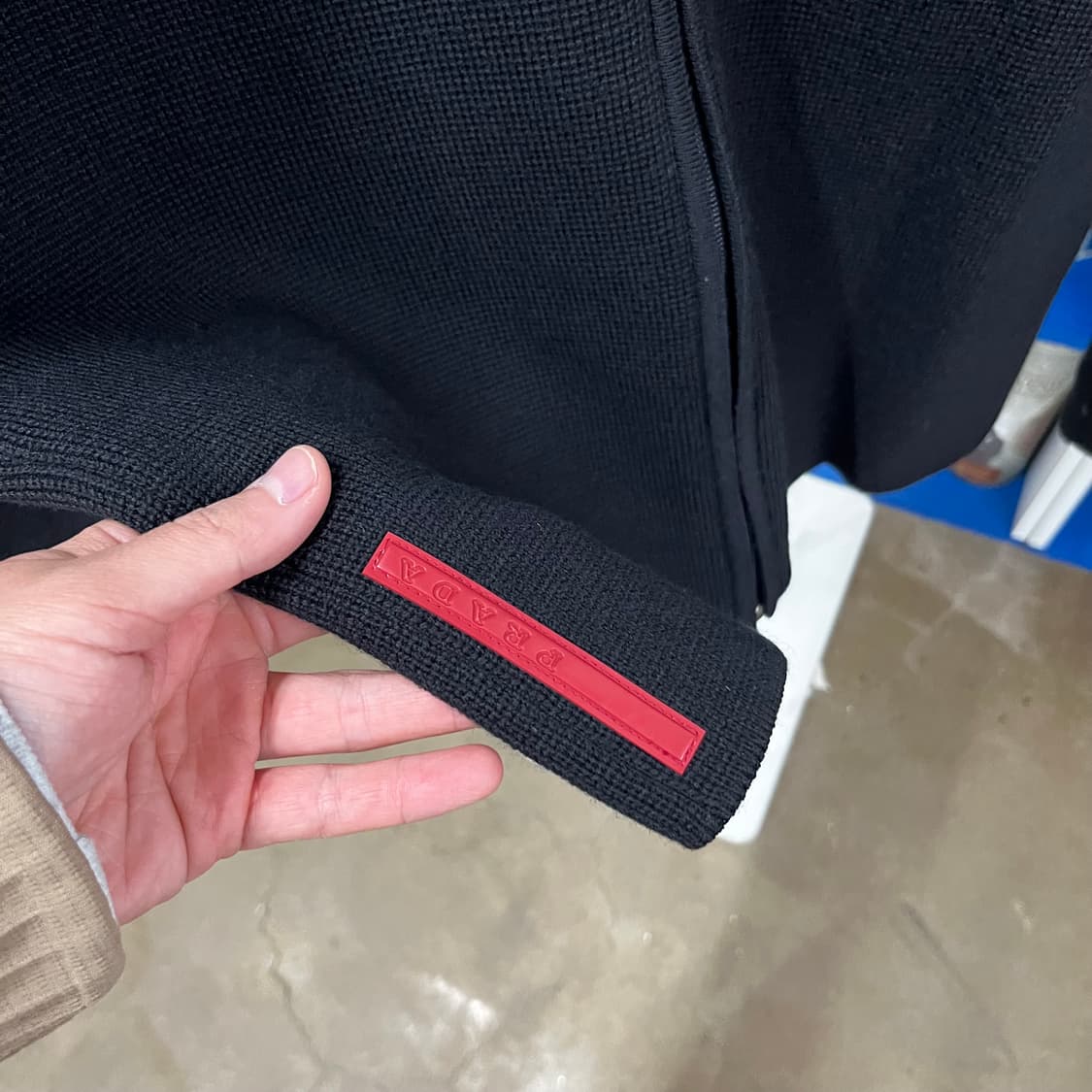 프라다 니트 집업 가디건 50 상품이미지4