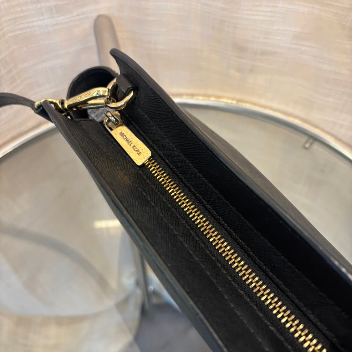 정품 마이클코어스 사피아노 크로스백     상품이미지5