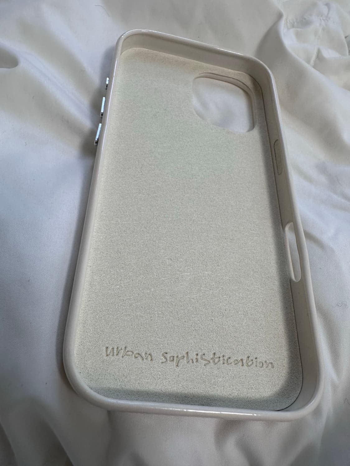 어반소피스티케이션 아이폰17 상품이미지4