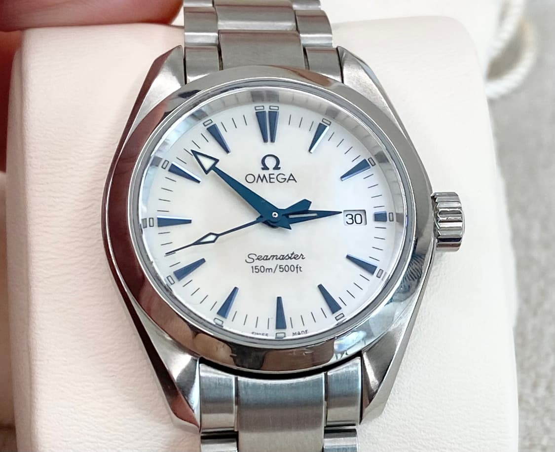 오메가 아쿠아테라 여성용2577.70 블루핸즈 펄 문자판 29mm 쿼츠 상품이미지1