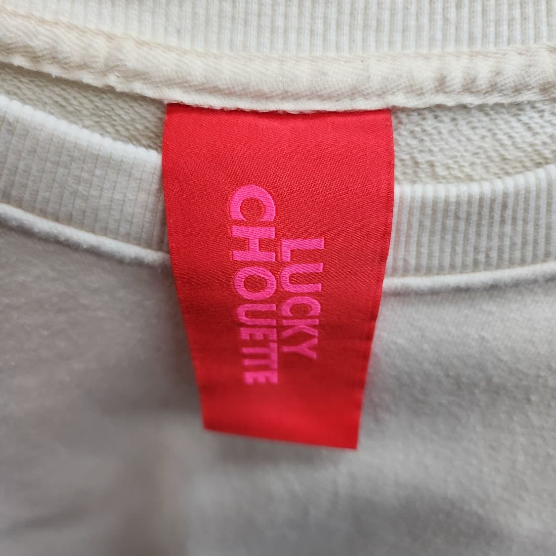 럭키슈에뜨 프릴 디테일 맨투맨 L 상품이미지6