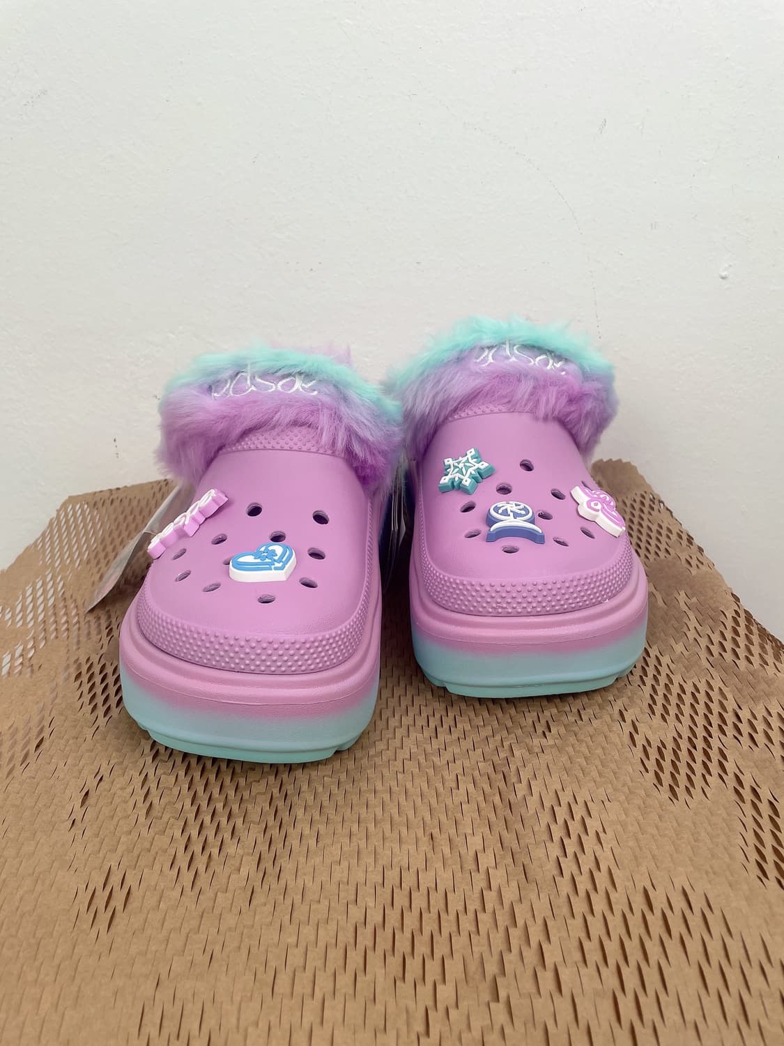 (정품/새상품) Crocs 크록스 X 에스파 공용 스톰프 라인드 멀티 상품이미지3
