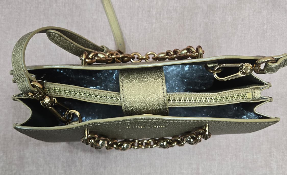 찰스앤키스 미착용 금장 체인 토트백 상품이미지5