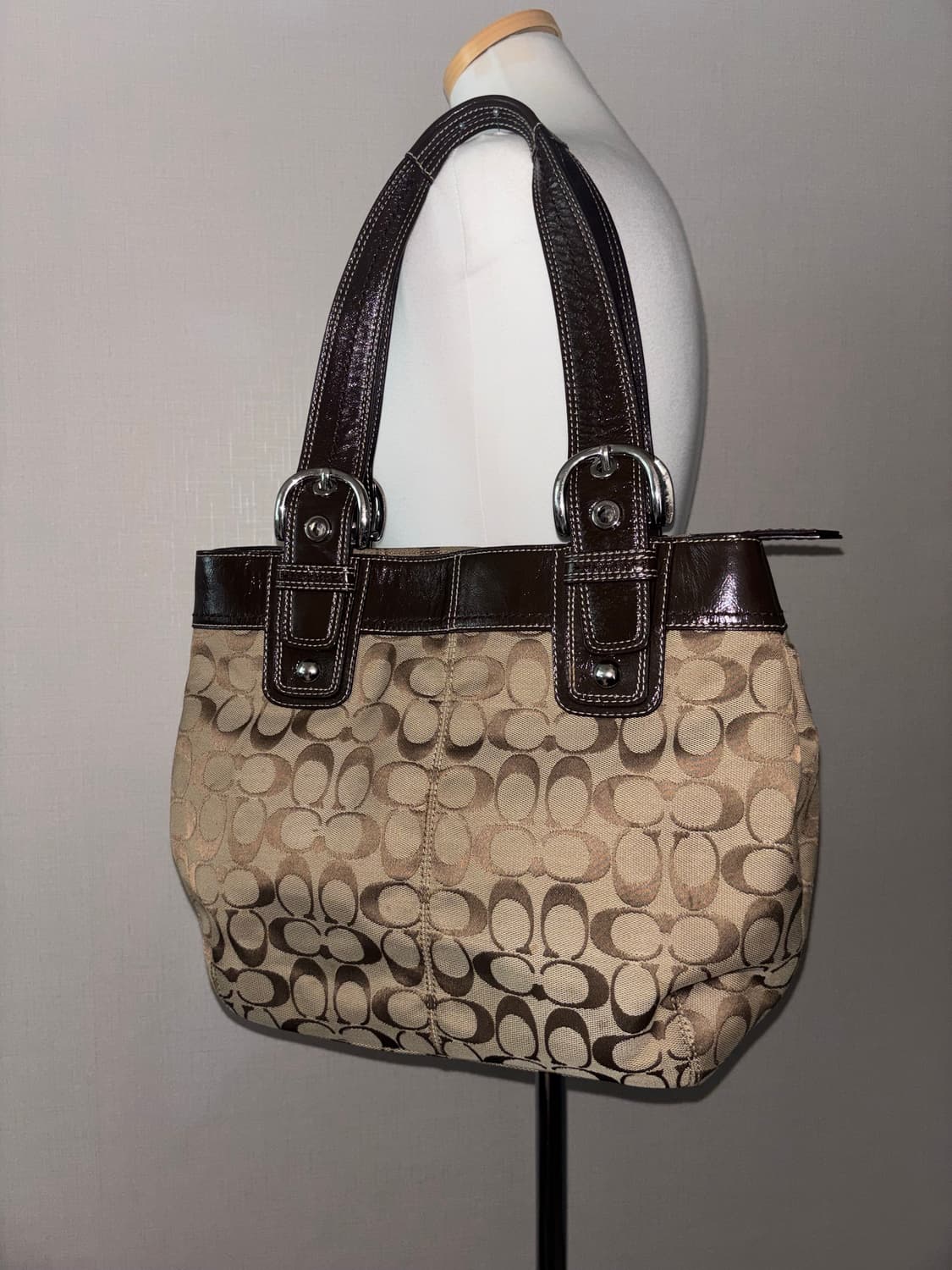 Coach signature shoulder bag 상품이미지2