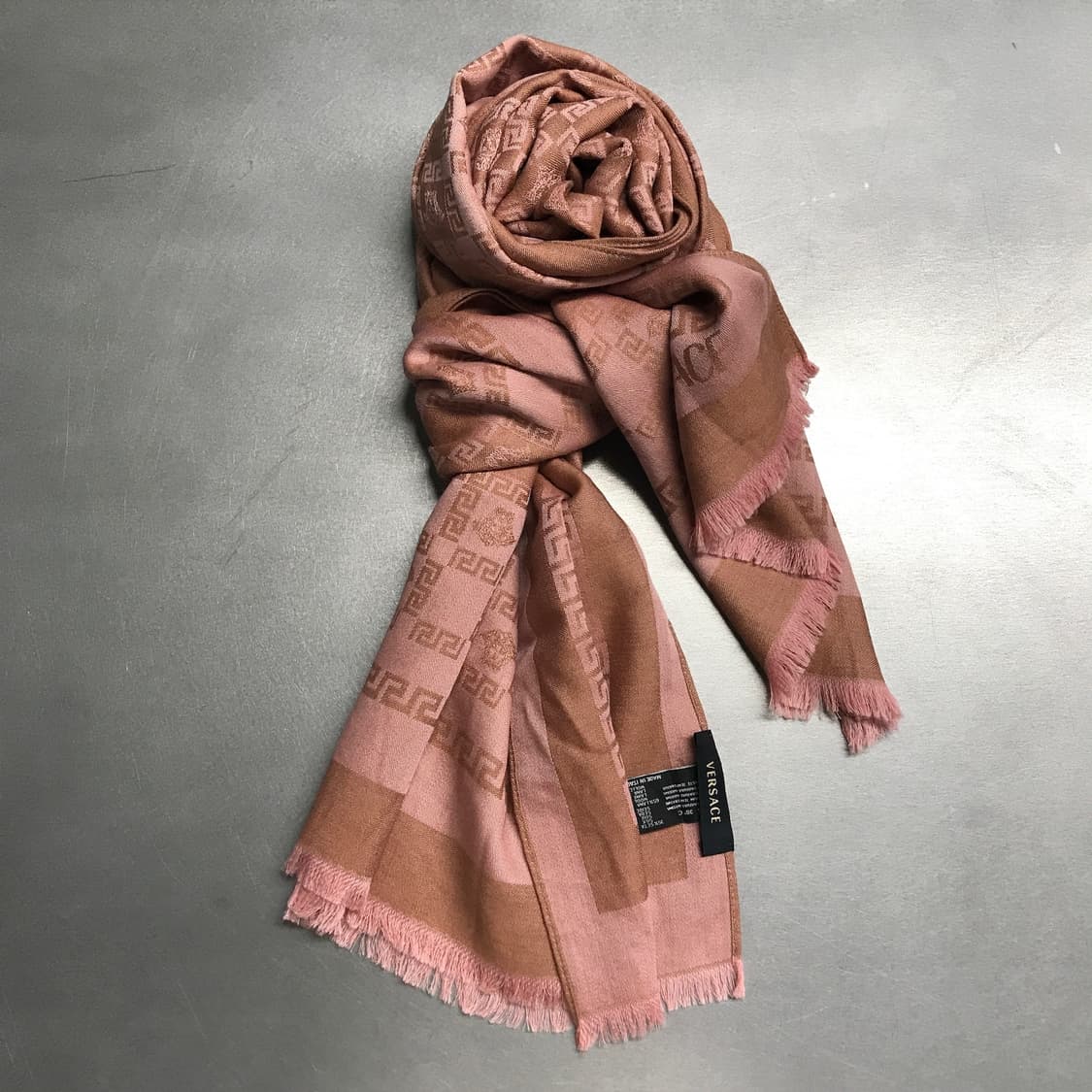 베르사체 실크 스카프 상품이미지1