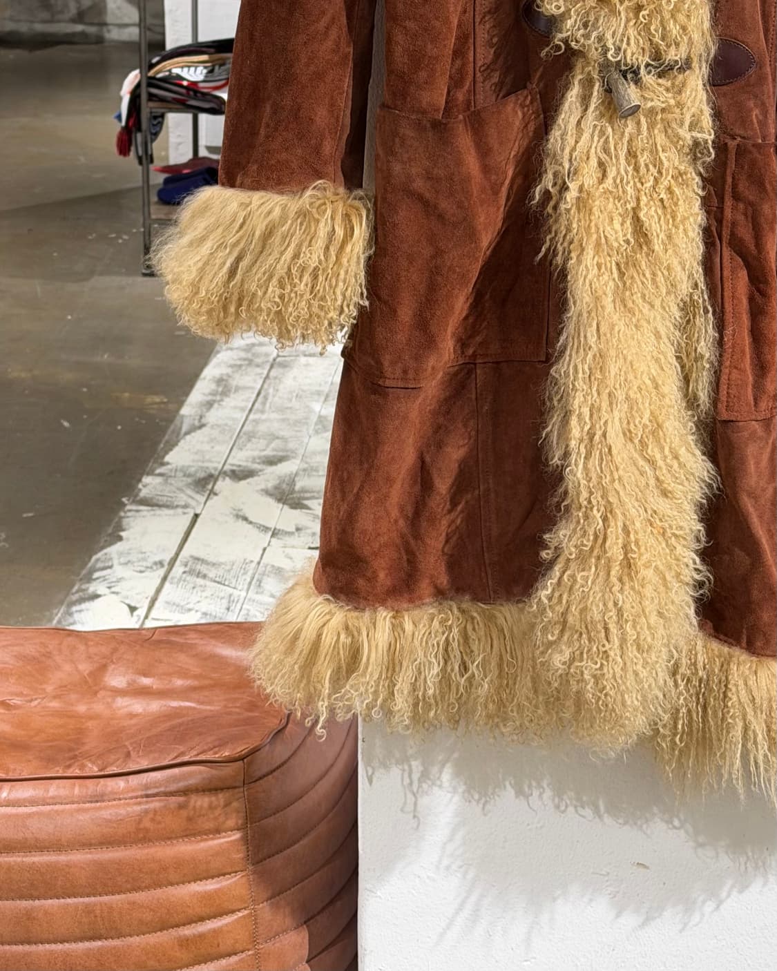 돌체앤가바나 브라운 스웨이드 양털 트리밍 더플 코트 상품이미지5