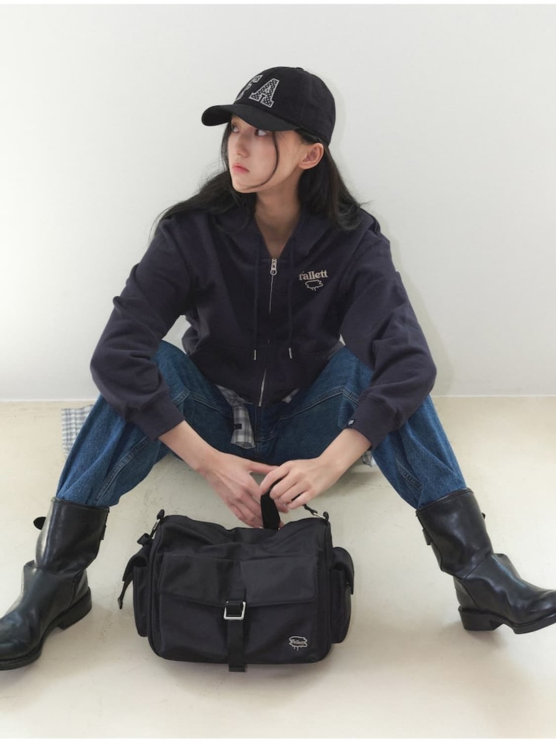 팔렛 클래스프 숄더백 블랙 상품이미지4