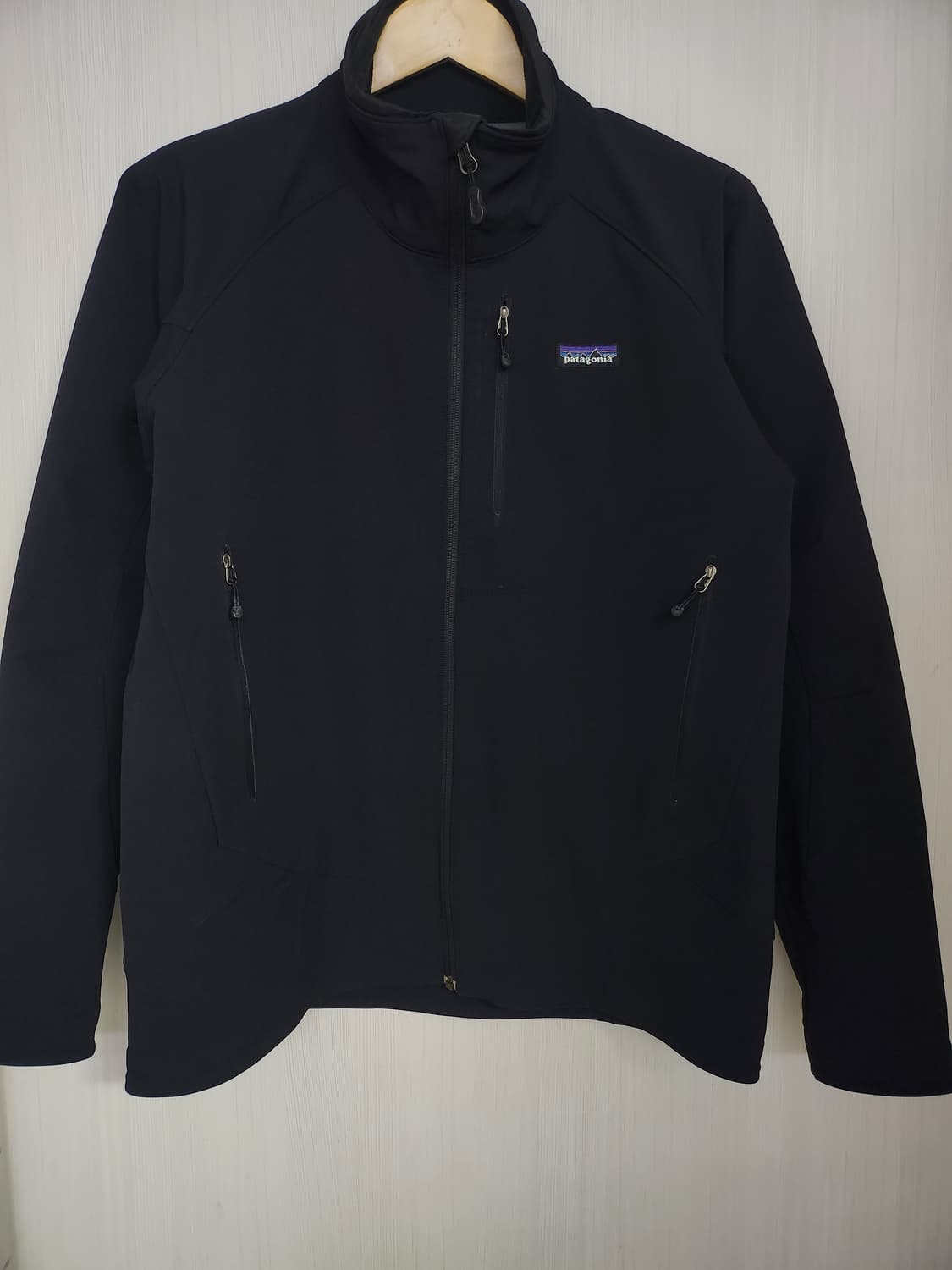 파타고니아 소프트쉘 자켓 남성바람막이  상품이미지1