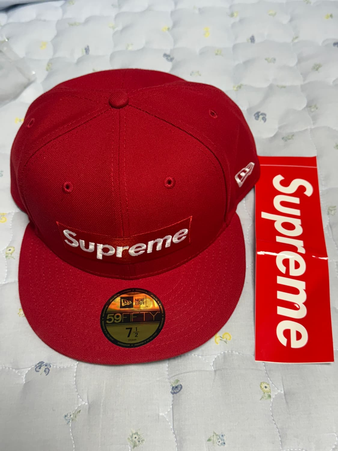 Supreme x New Era Rings Box Logo 스냅백 상품이미지1