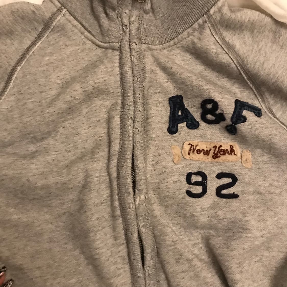 Abercrombie 아베크롬비 오버핏 데미지 집업 상품이미지4