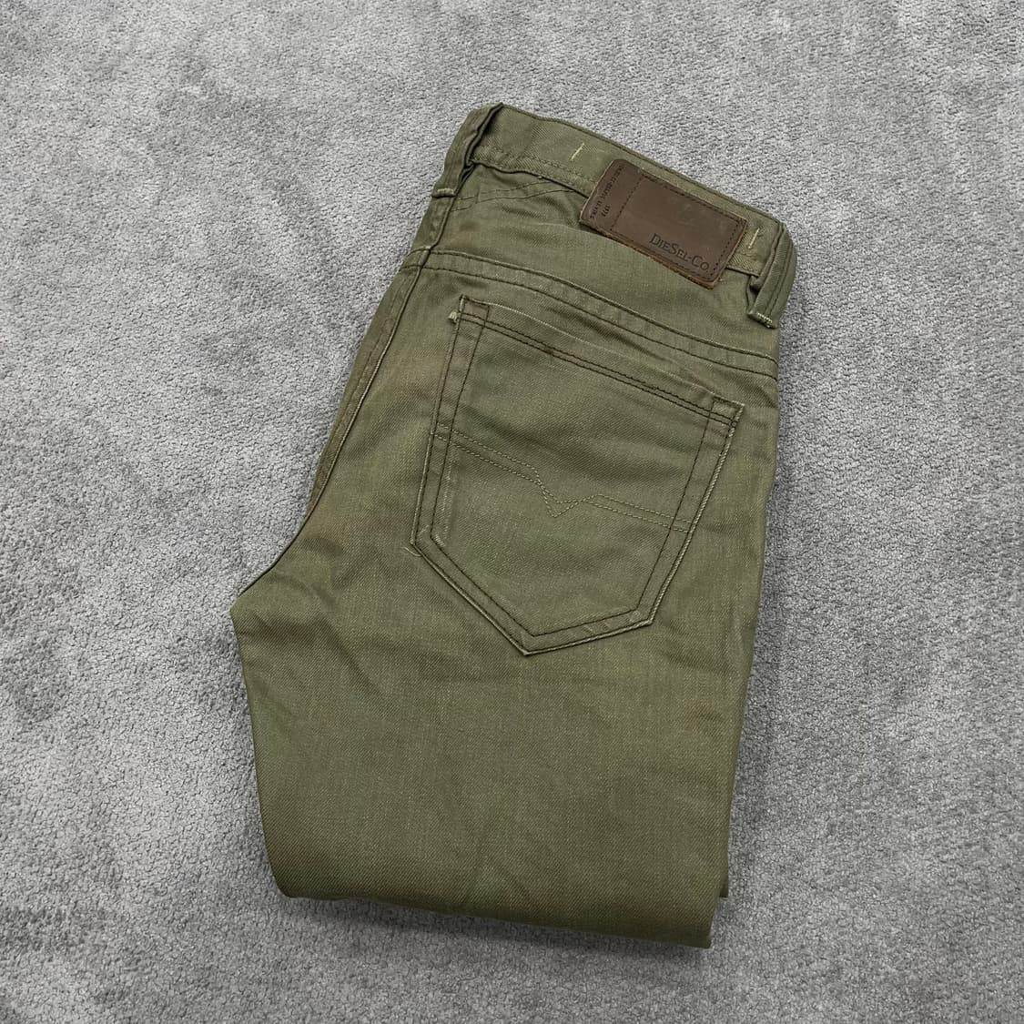 27 디젤 THAVAR 올리브 그린 슬림데님 상품이미지1