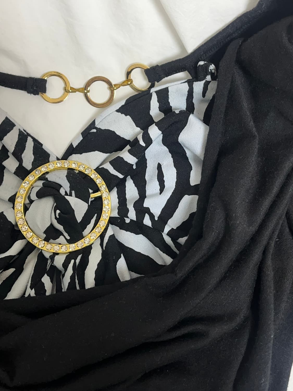 d.i.a깔 오네갸루 대장템 지브라 레이어드 컷아웃 탑 상품이미지3