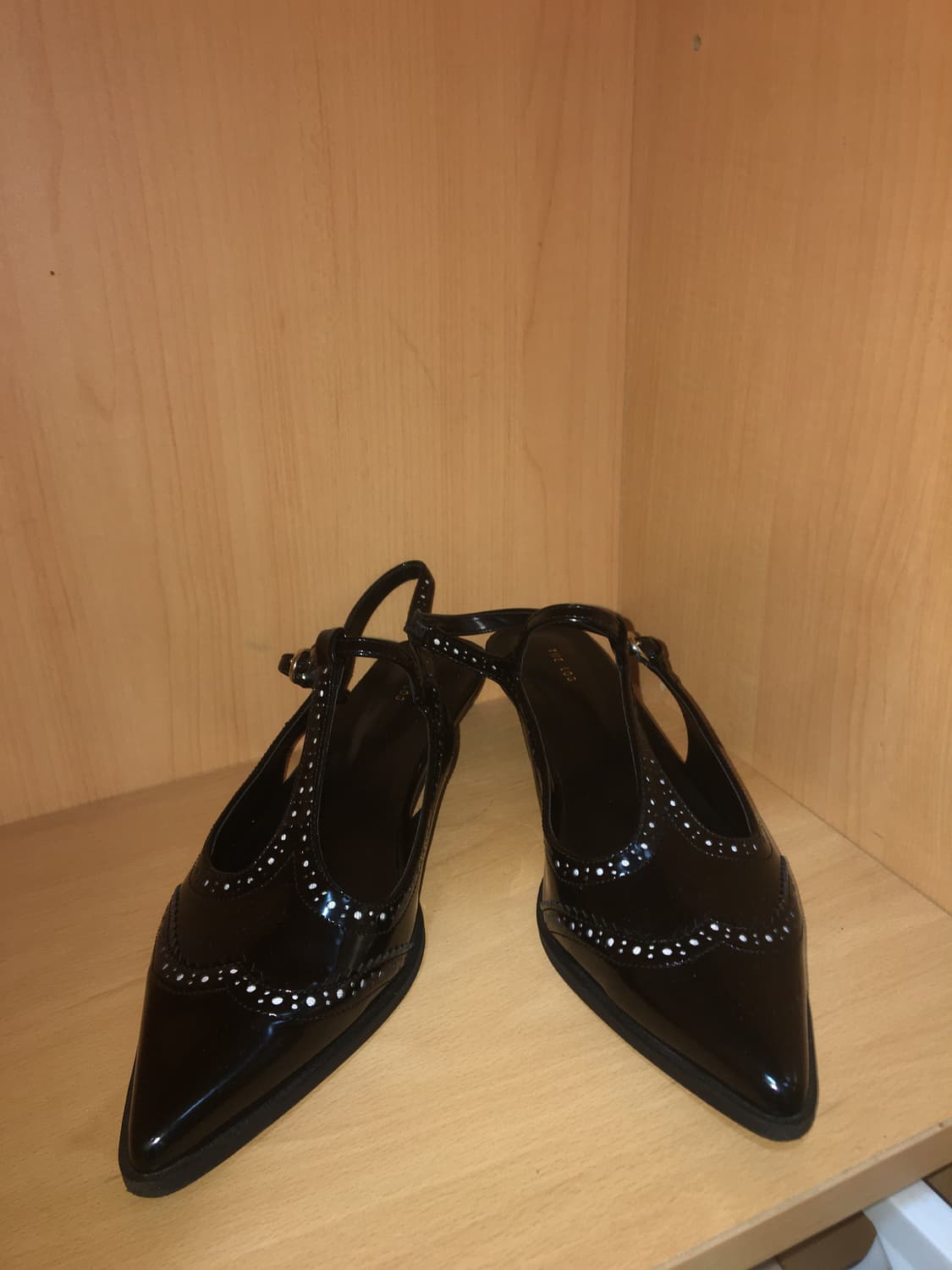 에프터먼데이 punching low stiletto sandal 상품이미지1