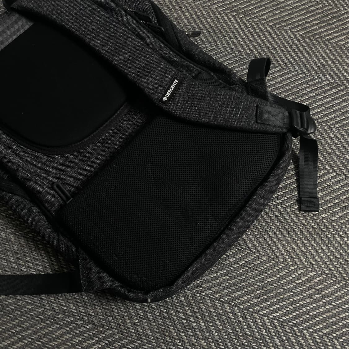 데상트 에슬레틱 베이직 백팩o 4697 상품이미지4