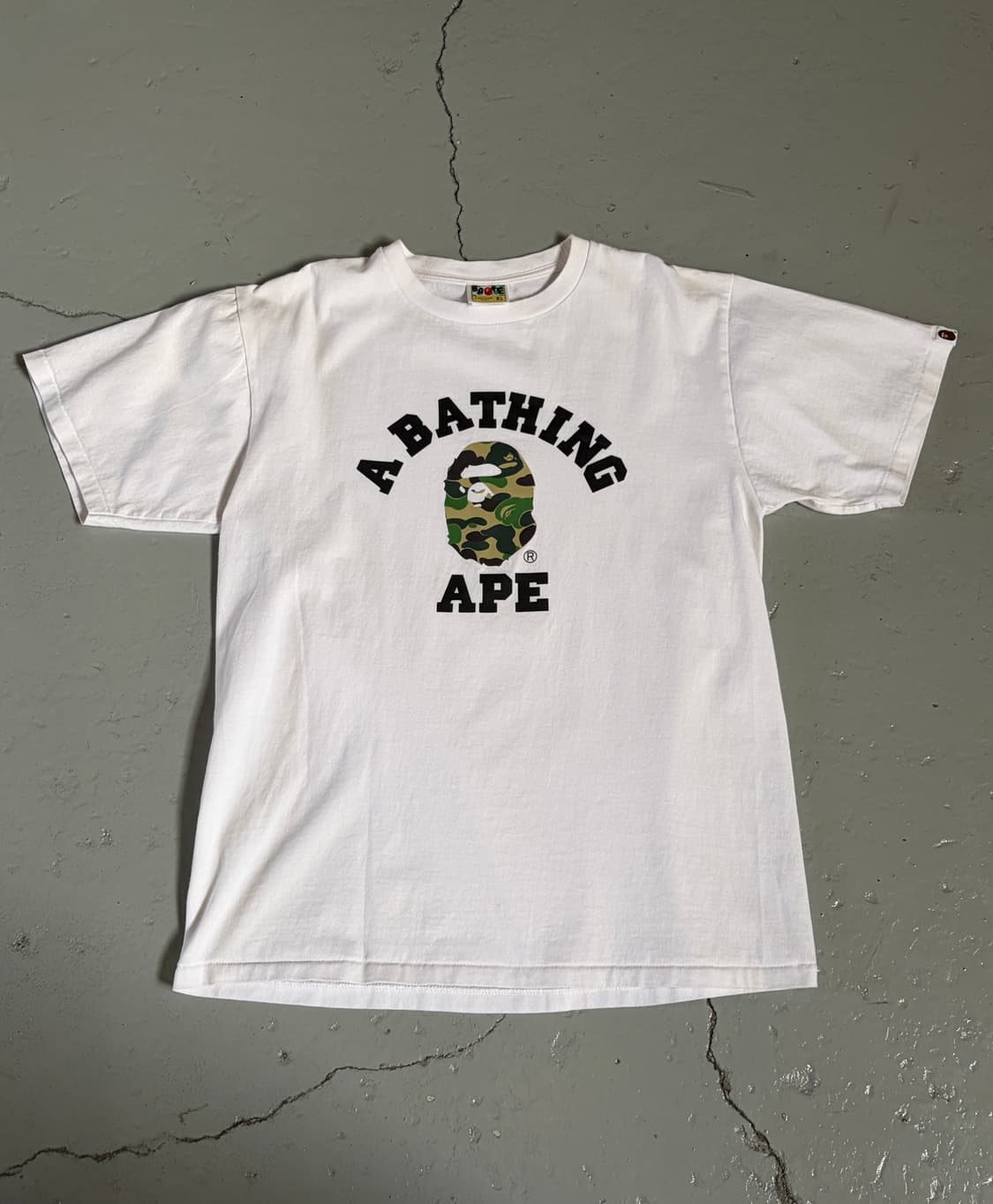 베이프(BAPE) ABC 카모 싱글스티치 화이트 티셔츠 상품이미지1