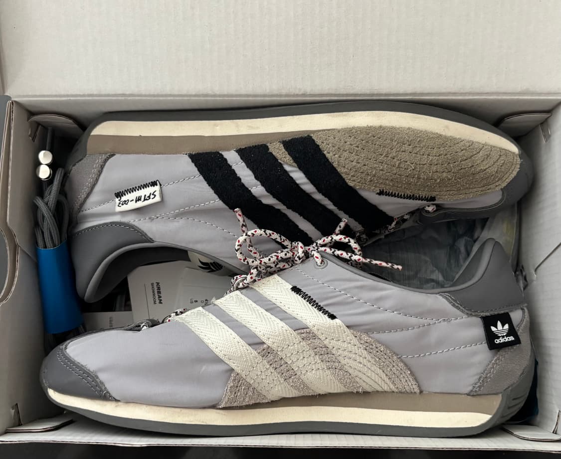 아디다스 x 송 포 더 뮤트 컨트리 OG 그레이 투 코어 블랙 상품이미지5