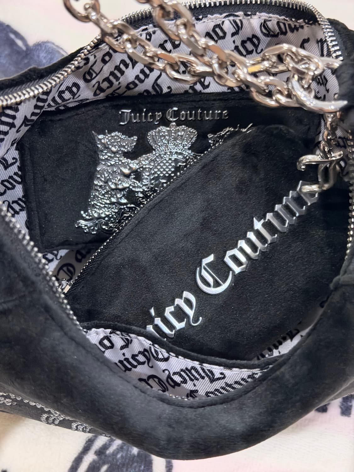 [신상✨프리뷰세일] 쥬시꾸뛰르 블랙 벨벳 체인호보백  상품이미지4