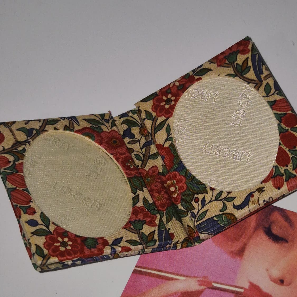 70s 영국 리버티 핸드 플로랄 패브릭 북 액자 상품이미지6