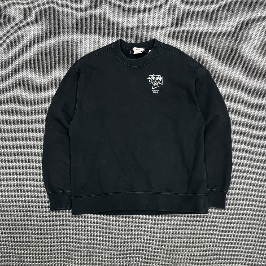 착샷O 나이키x스투시 NRG 크루넥 맨투맨 상품이미지1