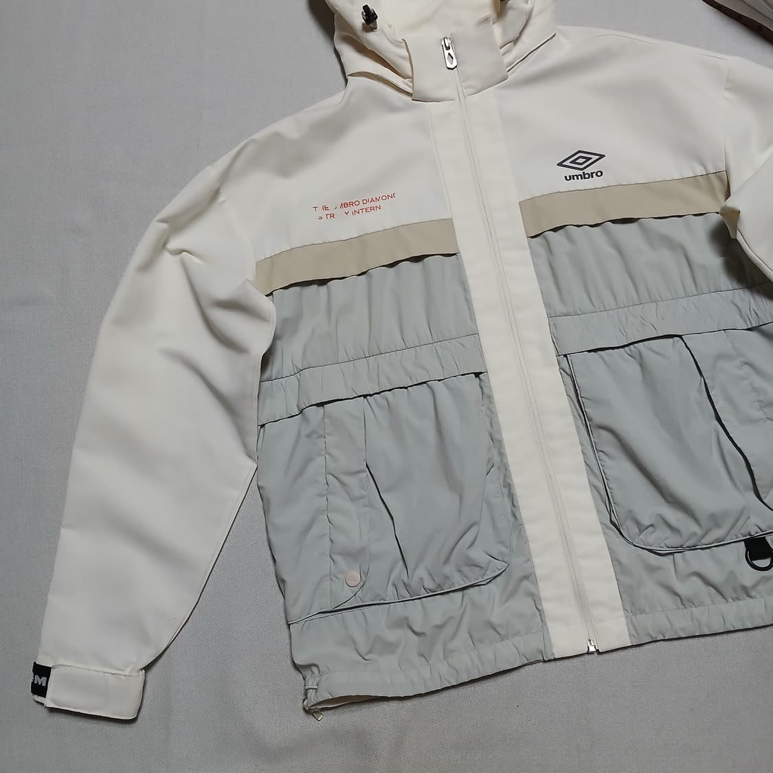 umbro 엄브로 백로고 바람막이 하이브리드 자켓 상품이미지3
