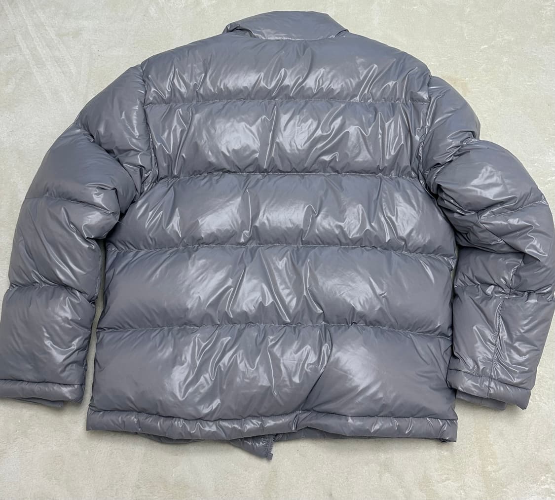 무신사 스탠다드 그레이 유광 숏패딩 상품이미지2