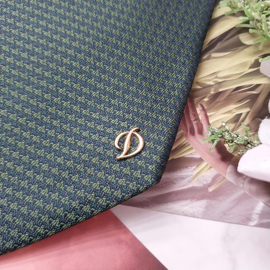 에스 티 듀퐁 실크 그린 패턴 넥타이 8.1cm A+등급 K1037
 상품이미지5