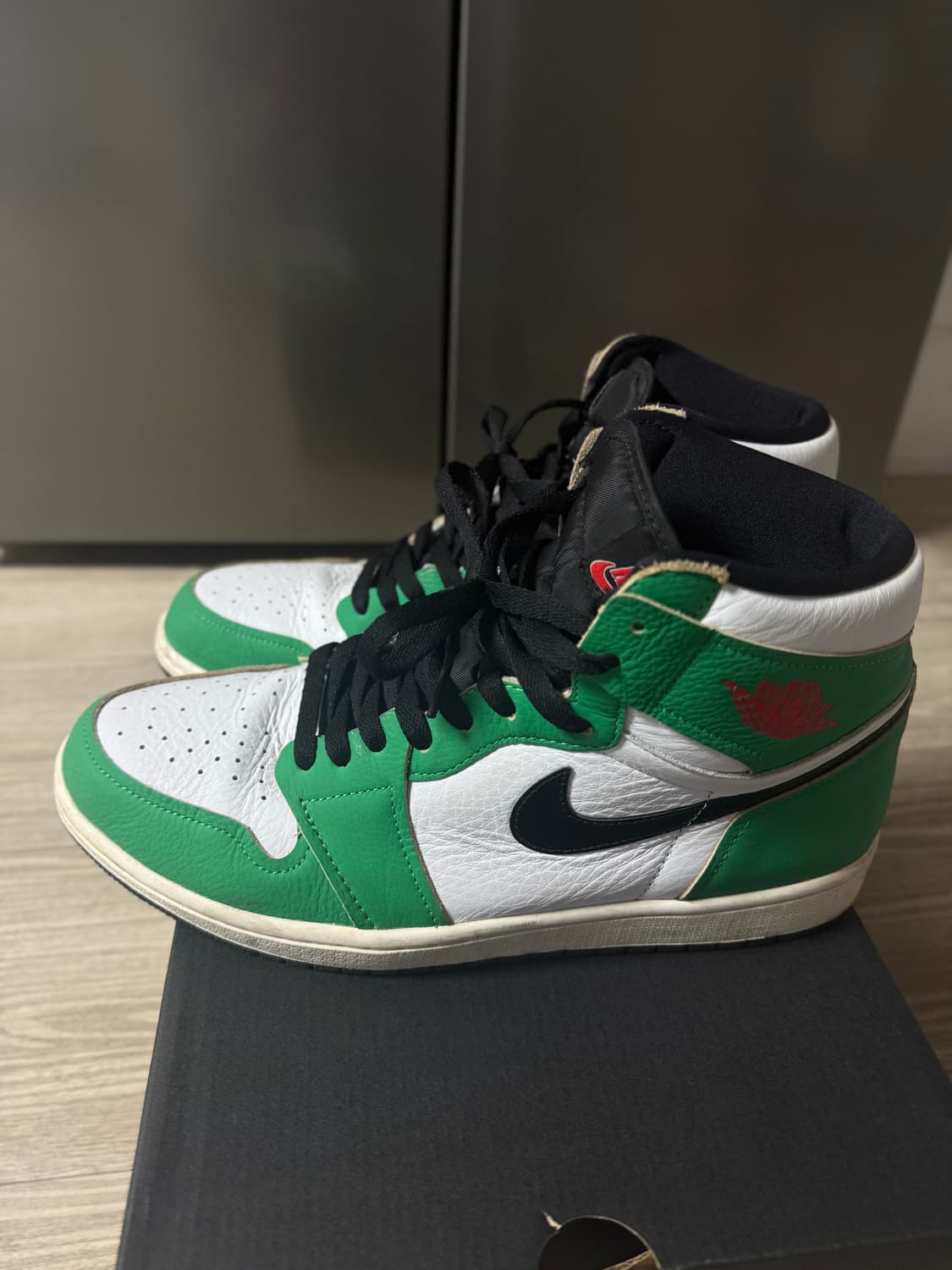 나이키 에어 조던 1 레트로 하이 OG 럭키 그린 290 상품이미지1