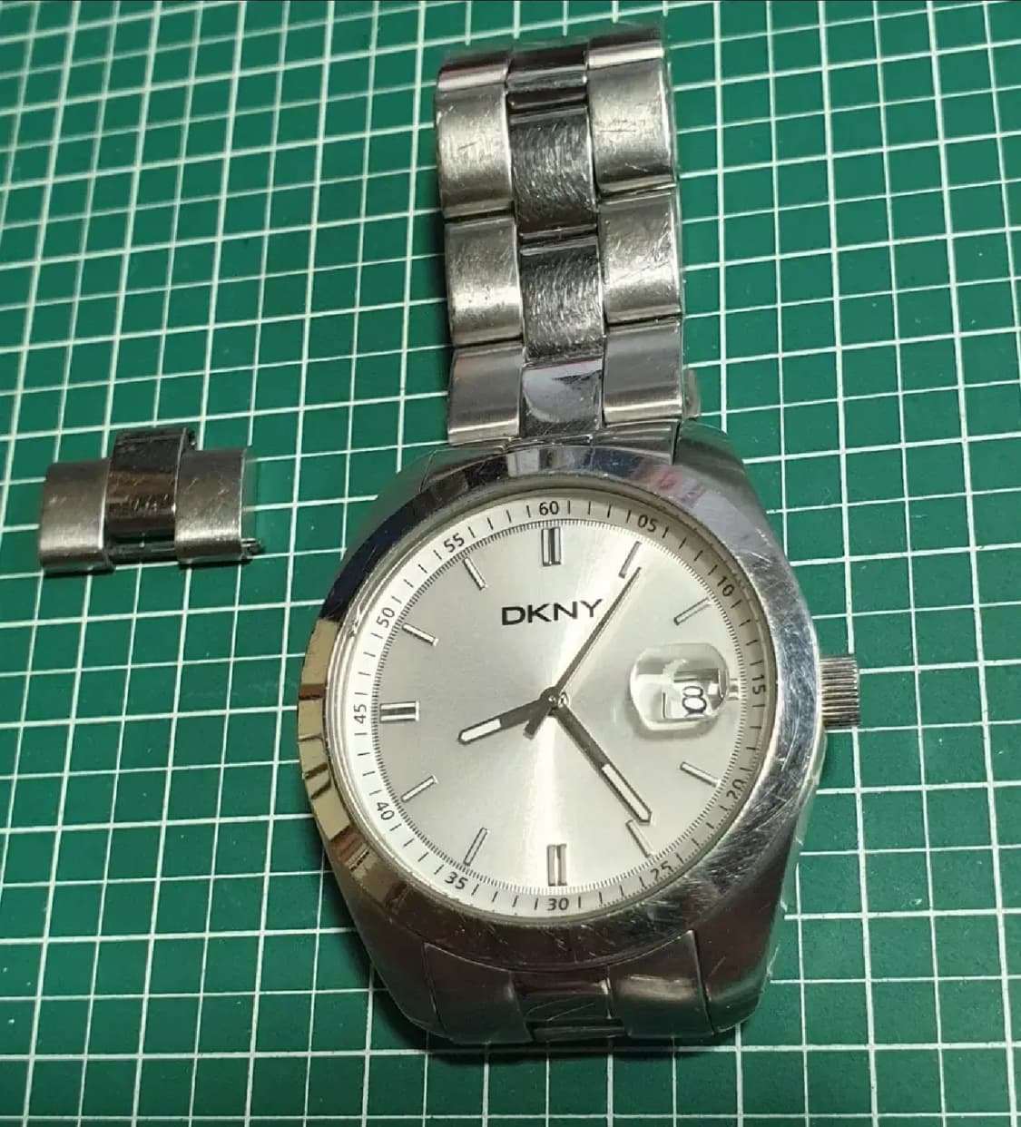 DKNY NY1273 화이트 스틸
모더니스트 클래식 시계 상품이미지5