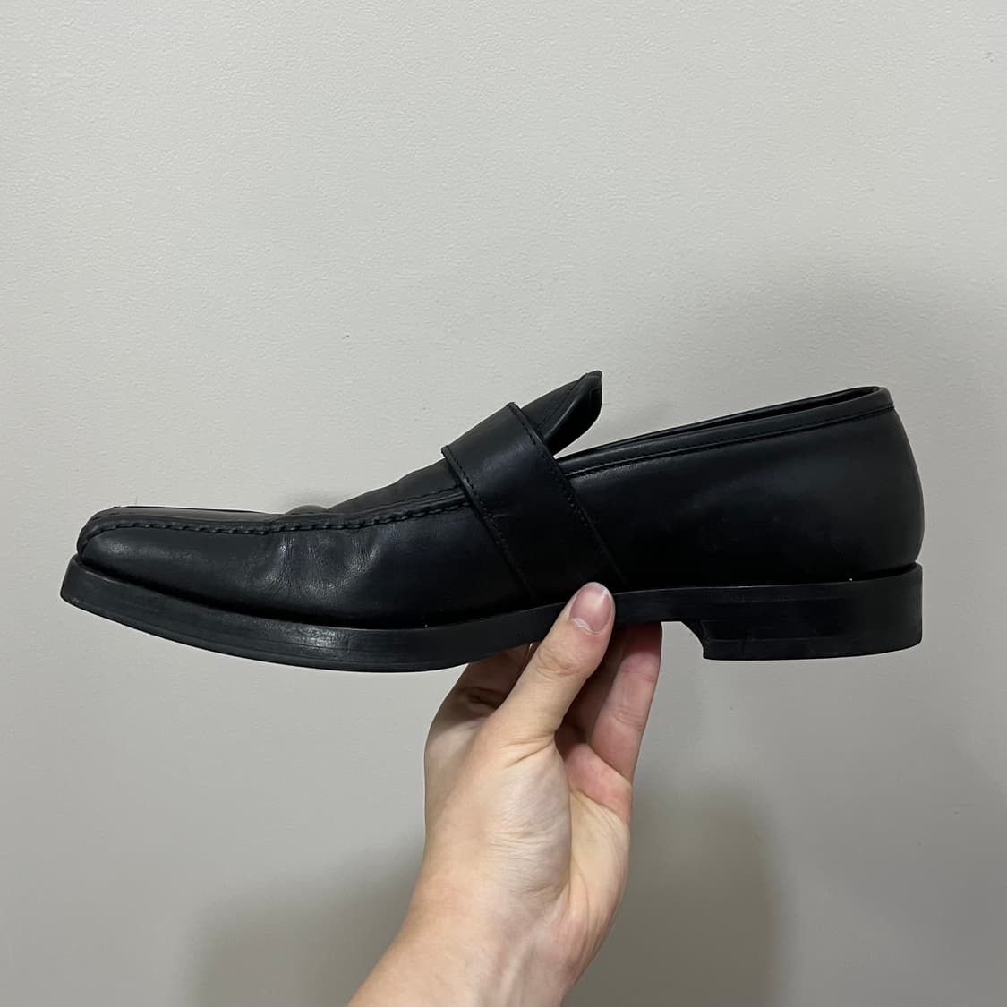 Prada Buckle Loafers 상품이미지2