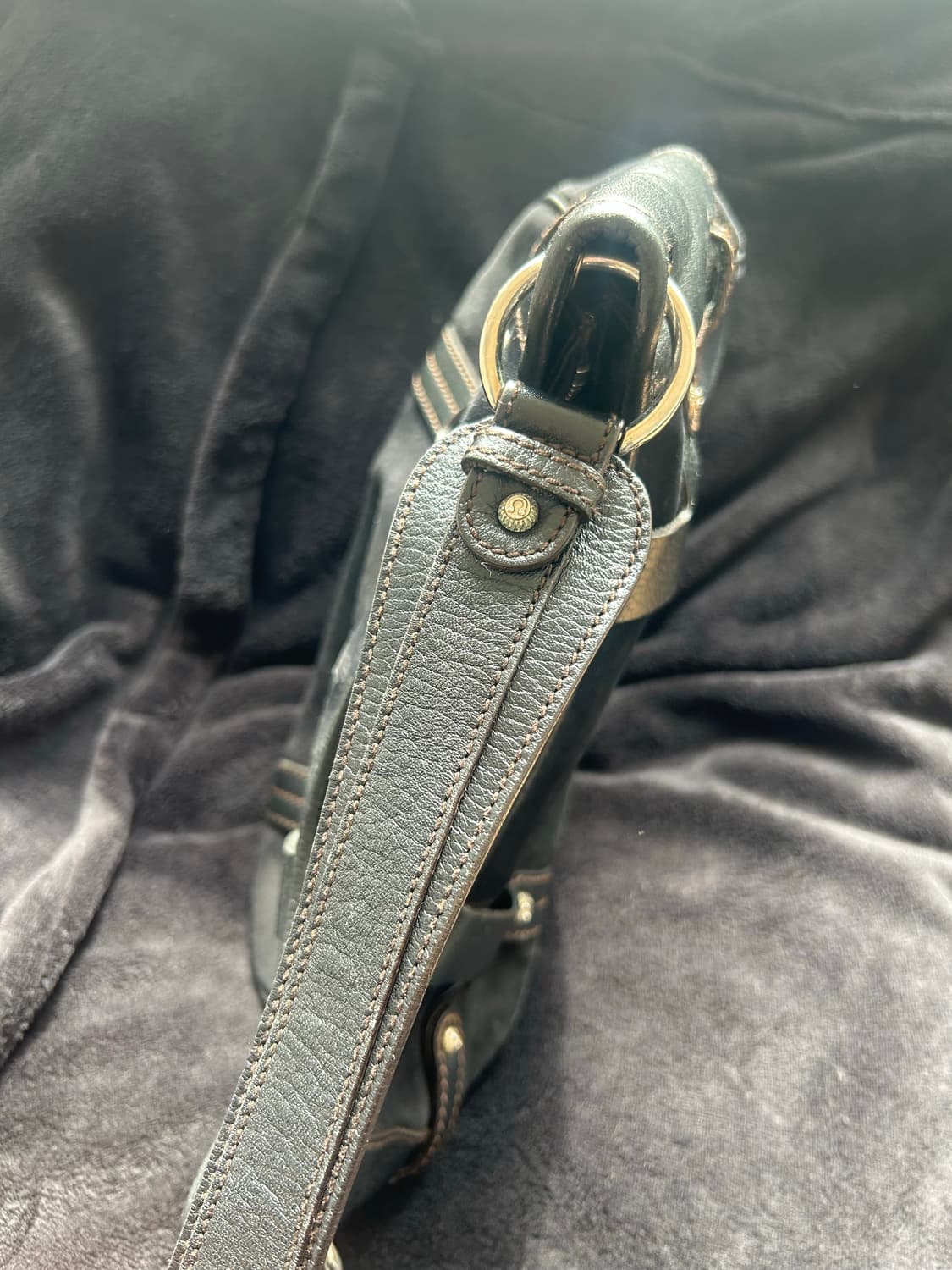 거의새상품🩶!!)) 페라가모 블랙 스웨이드 호보백 상품이미지4