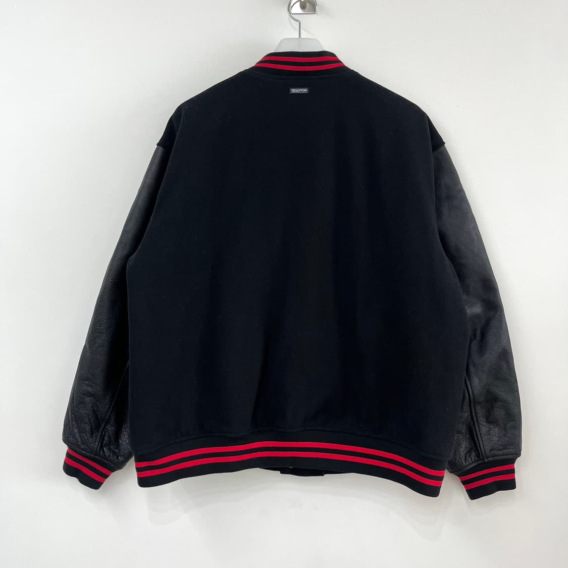 스컬프터 SCULPTOR 울 모노그램 블랙 바시티 자켓 상품이미지3