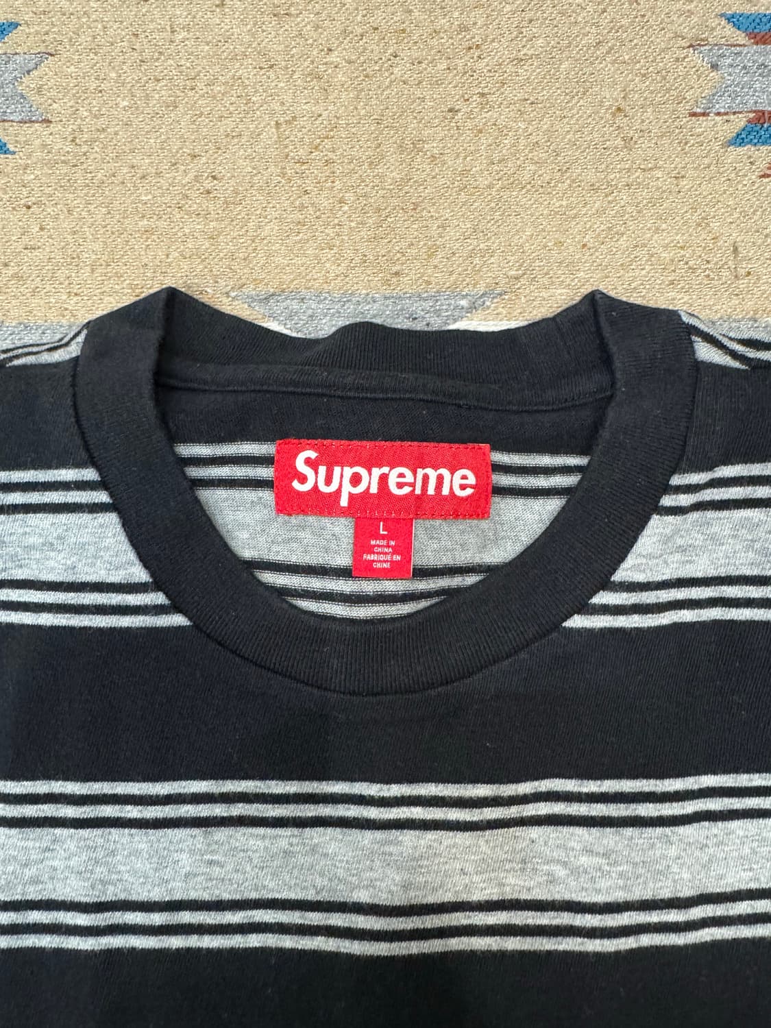 [L] 슈프림 스트라이프 포켓 롱슬리브 탑 블랙 - 25FW 상품이미지2