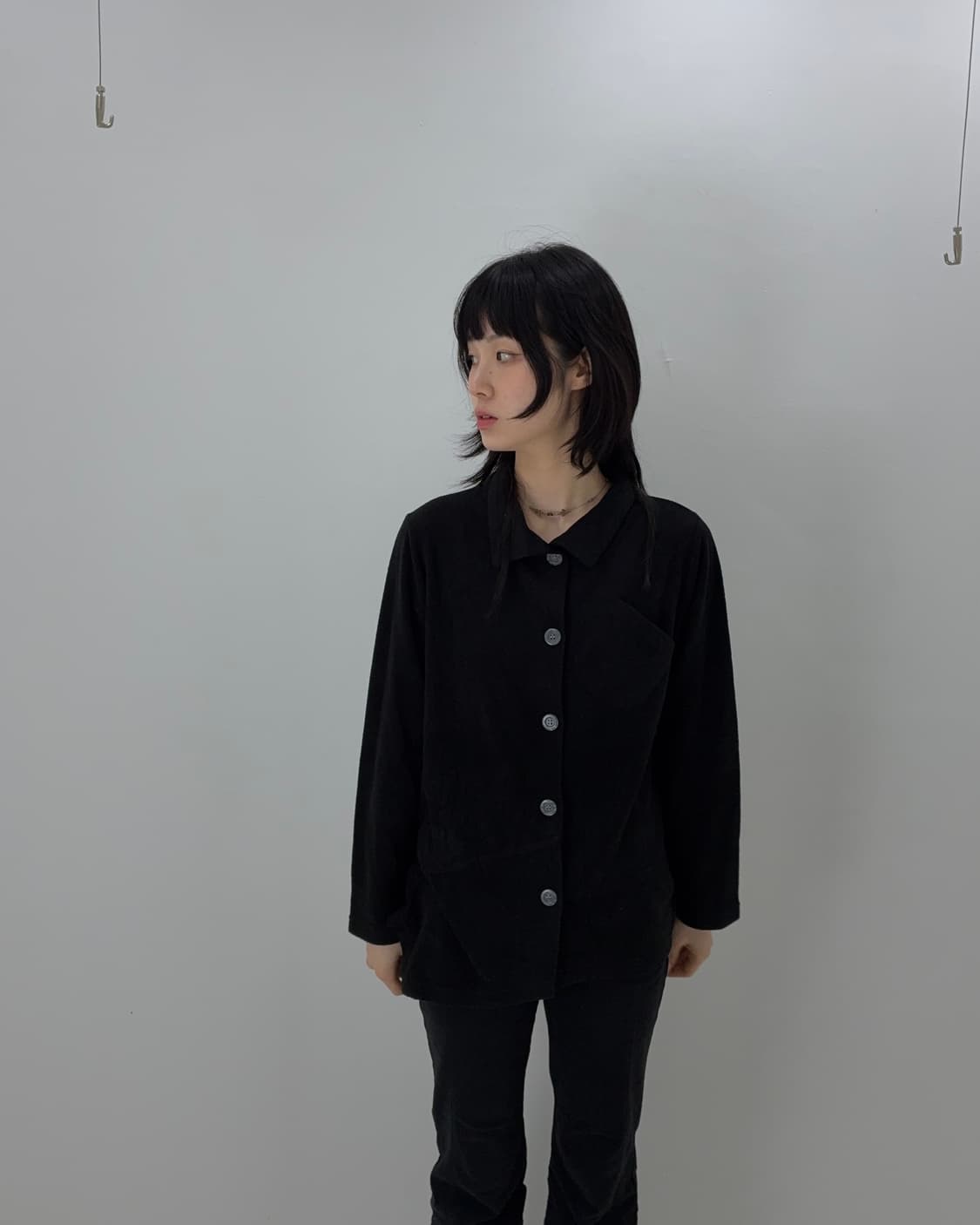 black back button knit shirt 상품이미지5
