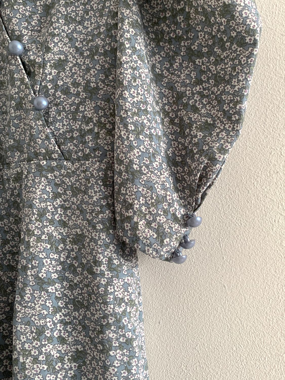 Flower Unbalance Pearl Button Dress 상품이미지7