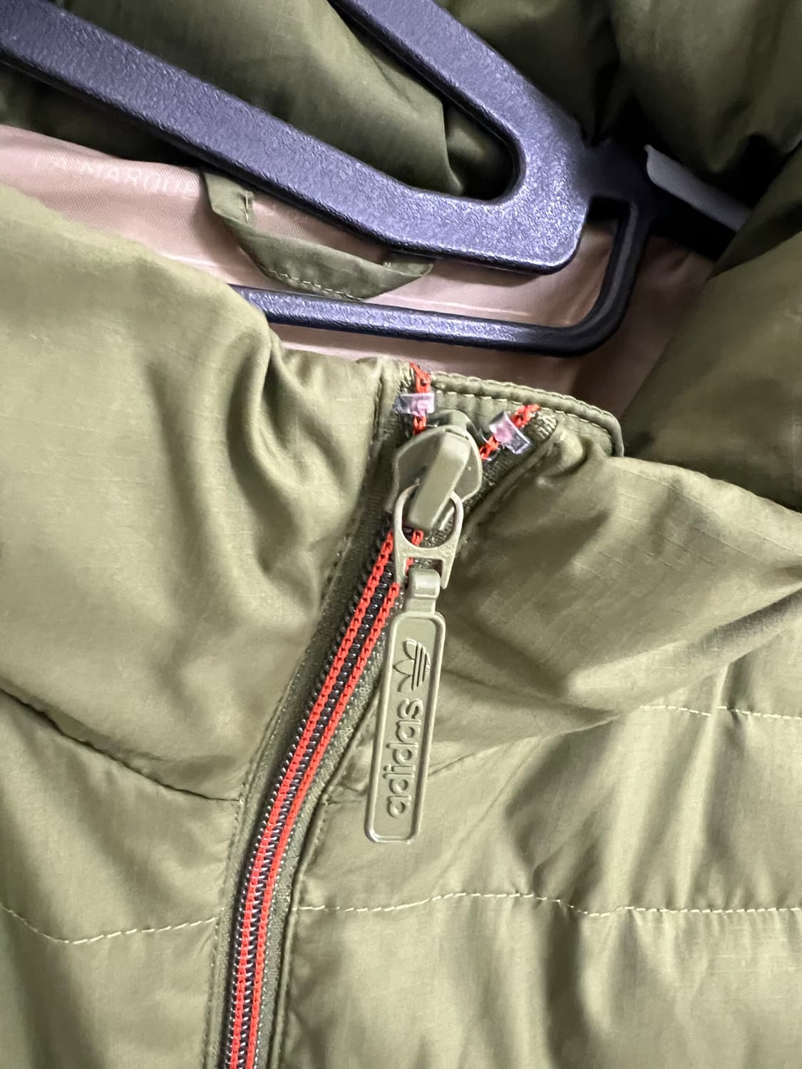 아디다스 경량패딩조끼 상품이미지4