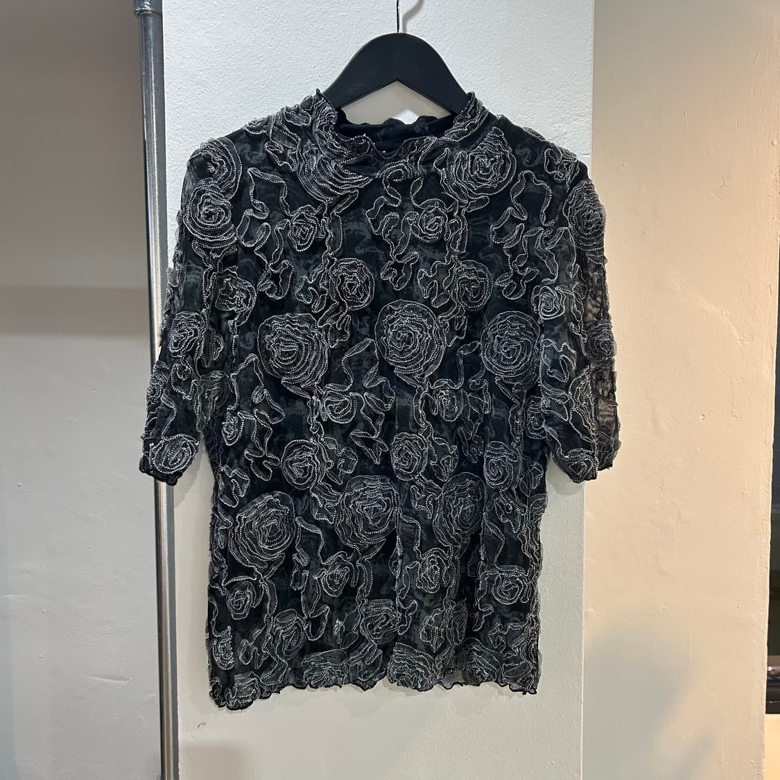 블랙 플라워 mesh top 상품이미지1