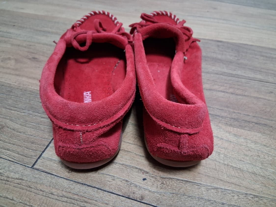 MINNETONKA 빨강색 가죽로퍼 태슬 실 칼발250 미착화
표기는 7 상품이미지3