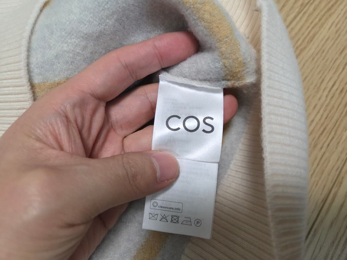 COS 스트라이프 보일드 크루넥 울 니트   상품이미지5