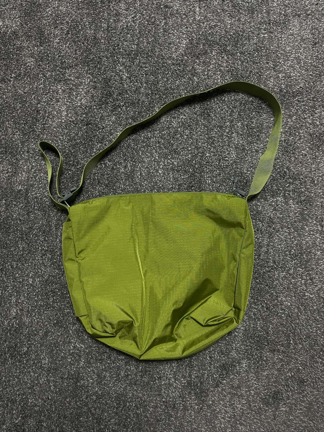 몽벨 버니나 숄더백 M 리프 그린 상품이미지3