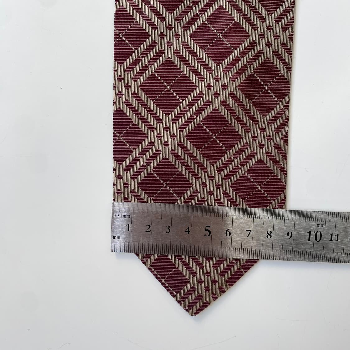 택달린 버버리 노바체크  명품 정품 넥타이 (Burberry)8.4cm 상품이미지8