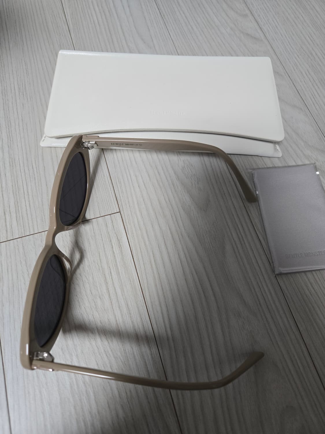 젠틀몬스터 몬드리 베이지 선글라스  상품이미지6