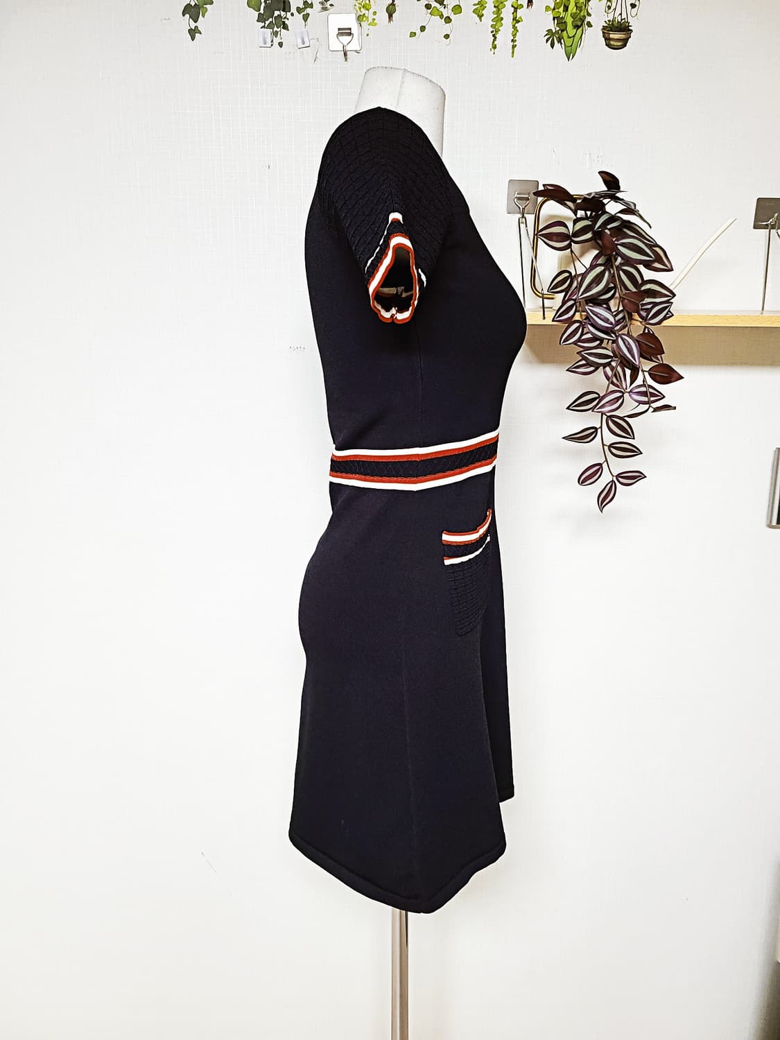 SATIN 배색반팔 20ss 니트원피스 55 블랙 상품이미지6
