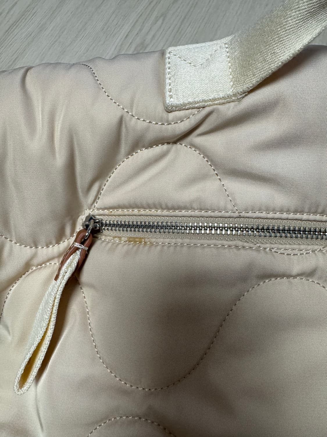 메종키츠네 나일론 퀄티드백 에쿠르컬러 상품이미지6