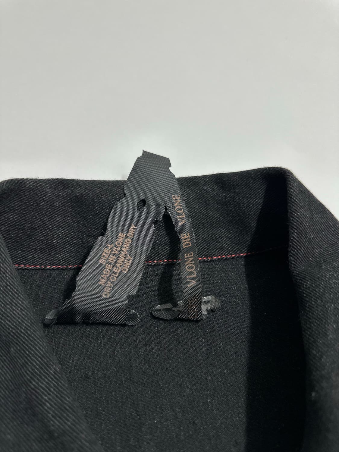 브이론 VLONE 블랙 데님자켓 상품이미지3