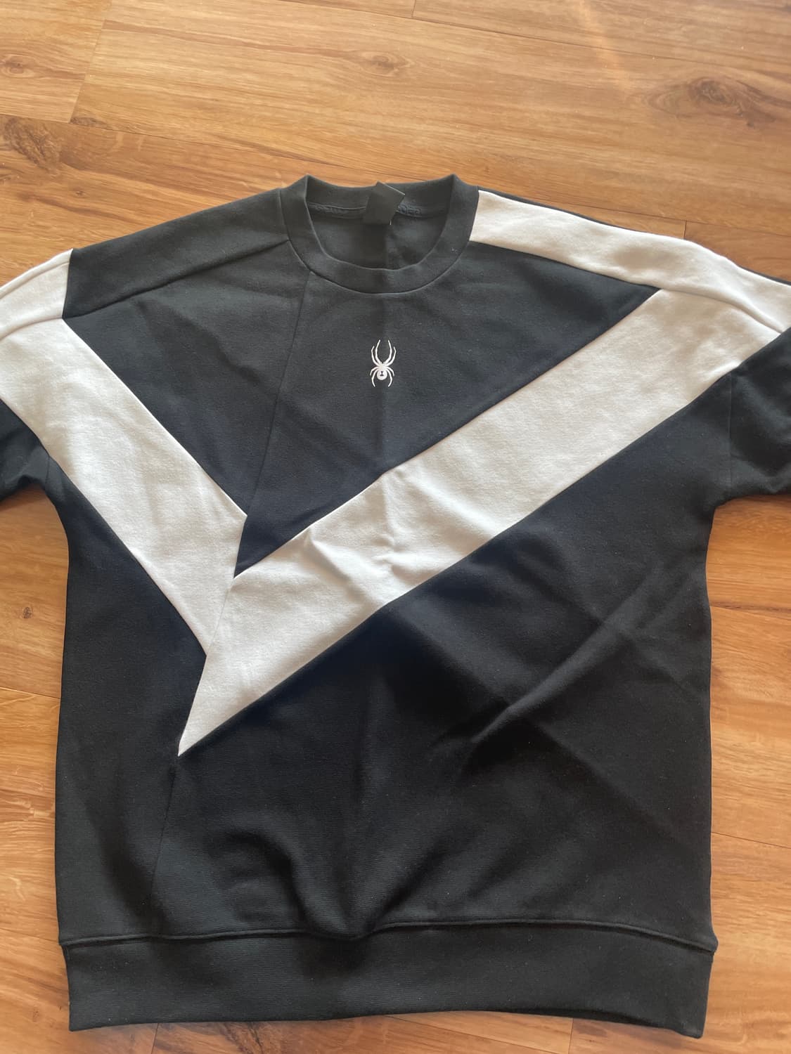 스파이더 맨투맨 블랙 상품이미지1